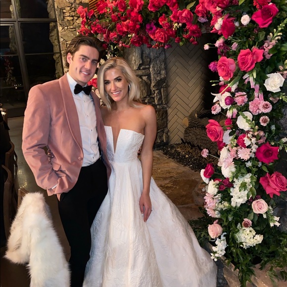 Anne Barge Dream Weaver Wedding Gown - Picture 4 of 10